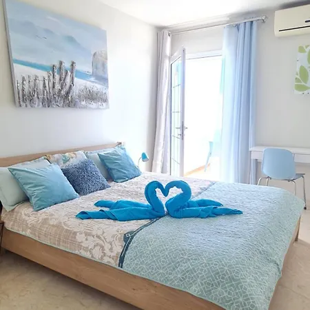 Apartment View Of Paradise *